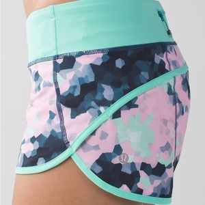 Lululemon Speed Short - Clouded Dreams Multi/Menthol